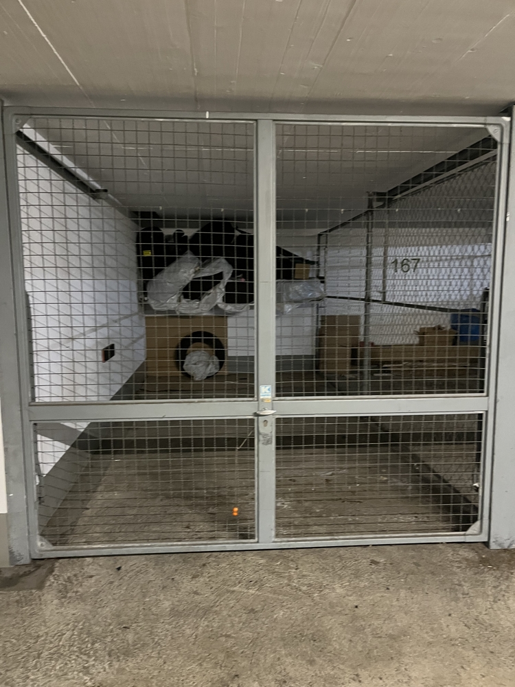 Stellplatz in der Garage Dachgeschosswohnung Augsburg / Univiertel