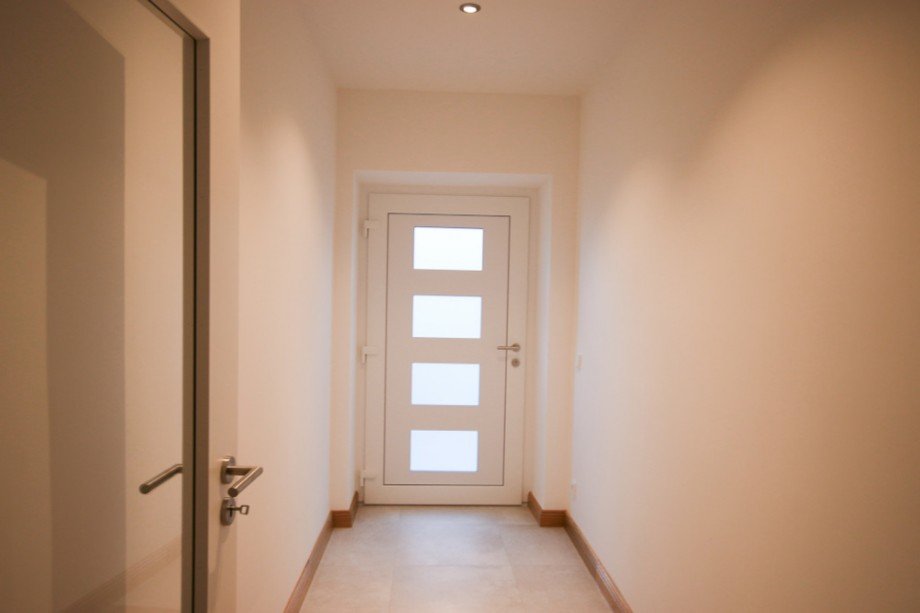 Wohnung 2 Diele Eingang (2 von 2) Erdgeschosswohnung Neus�� / Steppach